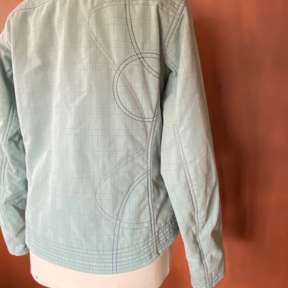 Mountain Hardware short coat - Picture 3 of 7